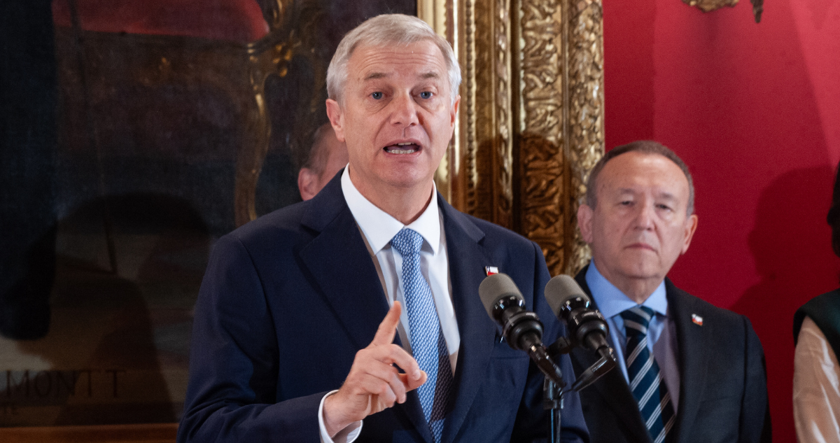 Kast descarta que Plan de Reconstrucción sea ideológico y critica reforma tributaria de Bachelet