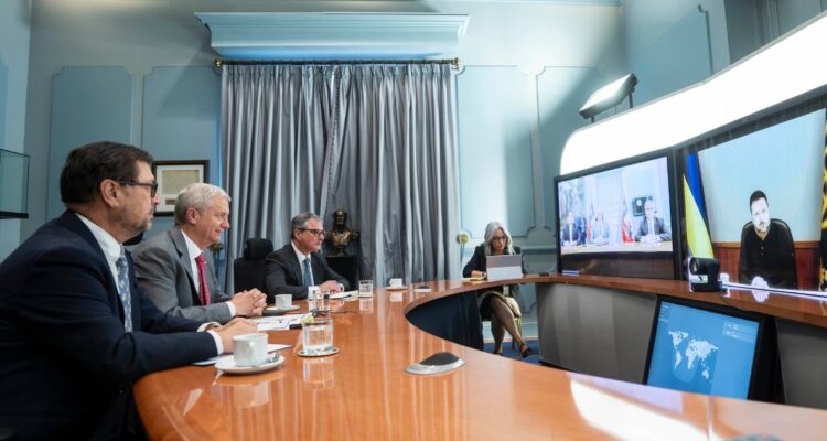 Canciller confirma que Kast fue invitado por Zelenski a Ucrania: “Podemos buscar cooperación”