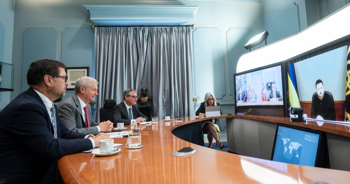 Canciller confirma que Kast fue invitado por Zelenski a Ucrania: “Podemos buscar cooperación”