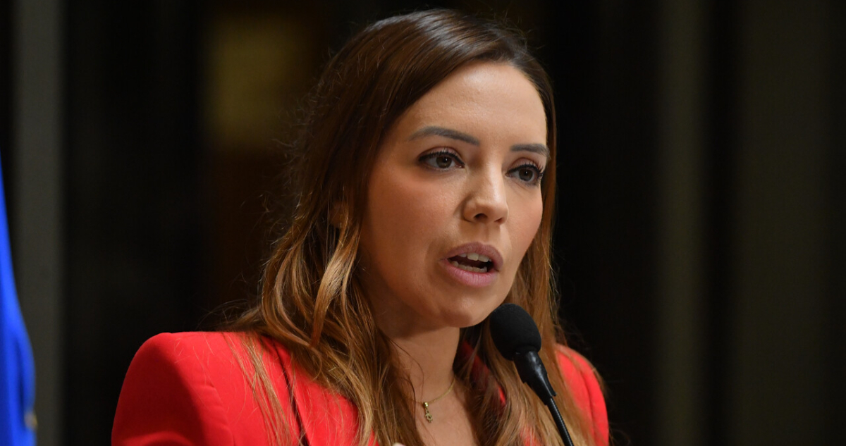 “La cuota Flores”: Fiscalía de Valparaíso investiga a la senadora Camila Flores por fraude al fisco