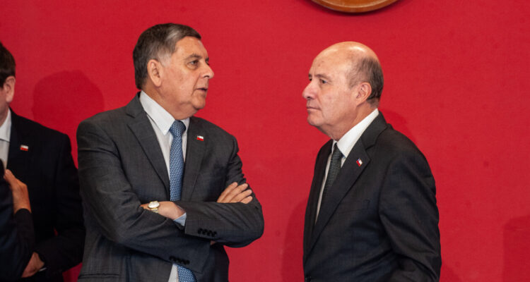 Gobierno busca respaldos al Plan de Reconstrucción Nacional: oposición acusa una “Ley Tutti Frutti”