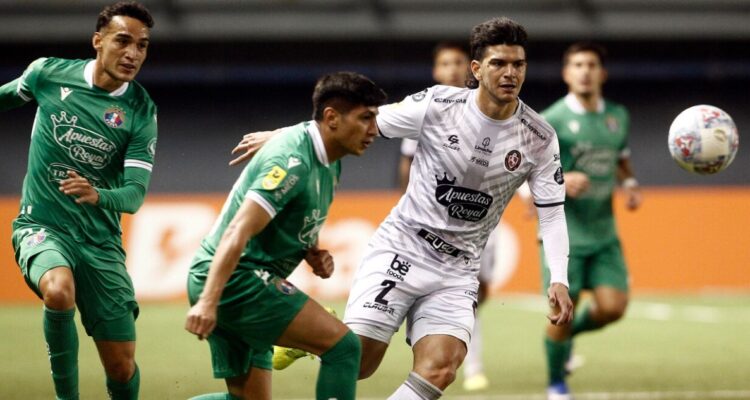 Audax Italiano y Limache igualaron por la Liga de Primera.