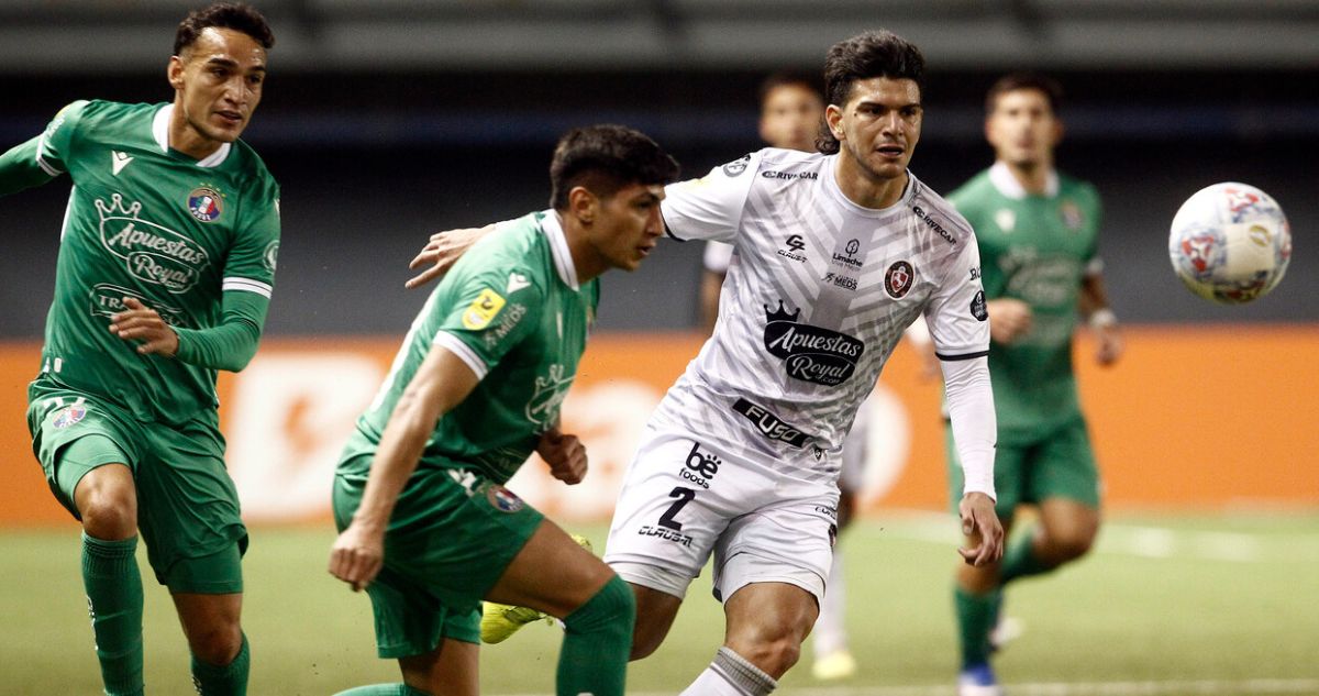 Audax Italiano y Limache igualaron por la Liga de Primera.