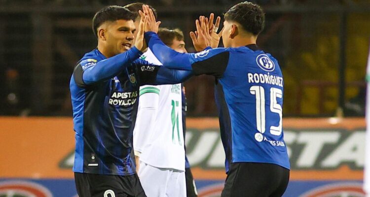 Huachipato derrotó a Audax Italiano por la Liga de Primera.