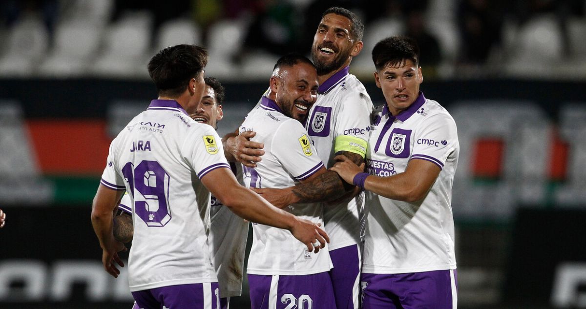 Deportes Concepción sorprendió a Palestino por la Liga de Primera.
