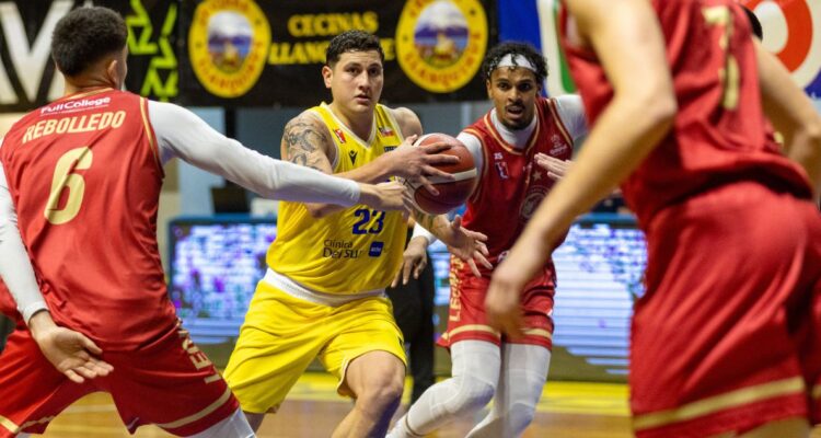 UdeC sigue invicta y líder de la LNB.