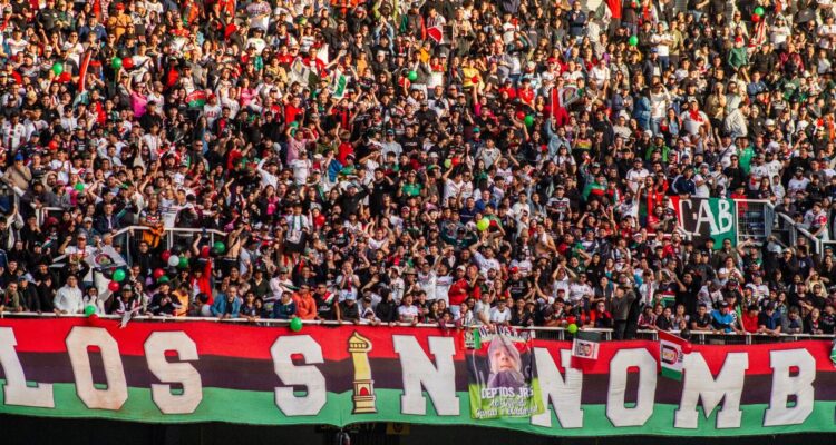 Lota Schwager en Collao durante disputa de ascenso