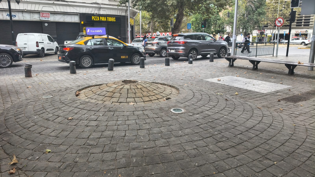 "Estoy muy dolido": Desaparece obra clave de Mario Irarrázabal y artista denuncia abandono municipal