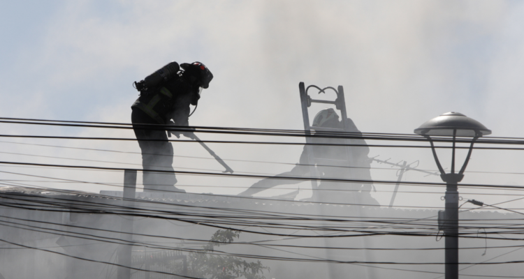Madre y su hijo de dos años mueren en incendio de su vivienda en Concepción