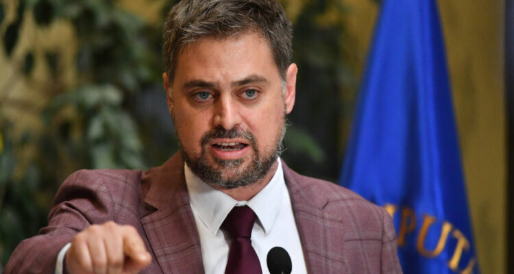 El tiempo nos dio la razón: Manouchehri critica a Kast tras fiscalización de CGR por gastos de la OPE