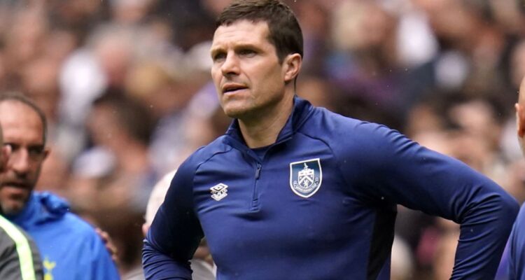 ¿Are you okey? Club inglés que descendió a Championship contrató a Michael Jackson como DT