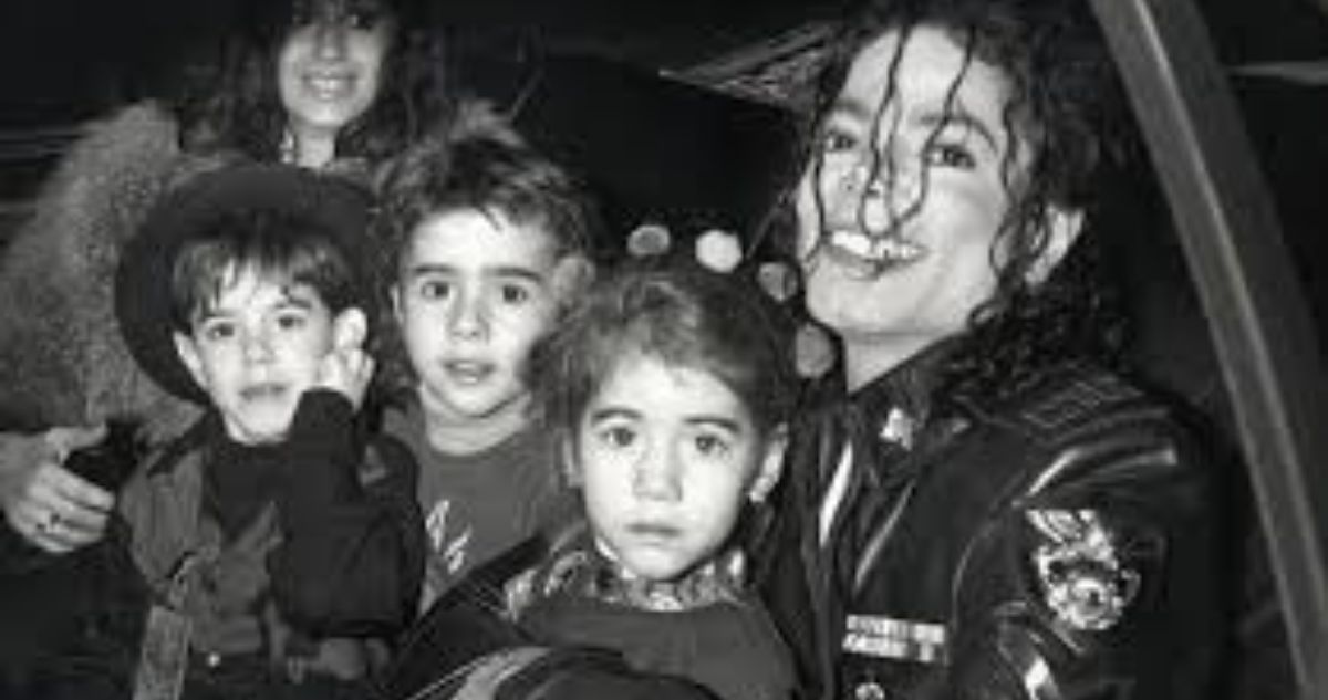Hermanos que acusan a Michael Jackson de abuso sexual afirman que fueron “programados” para defenderlo