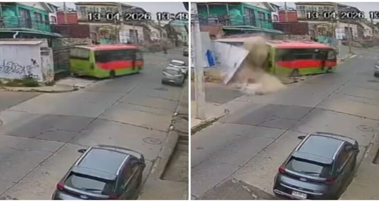 Micro choca contra casa en Valparaíso