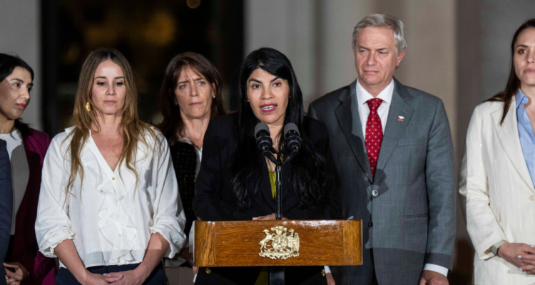 Ministra Lincolao tras incidente en Valdivia agradece "apoyo transversal" y asegura: "No tengo miedo"