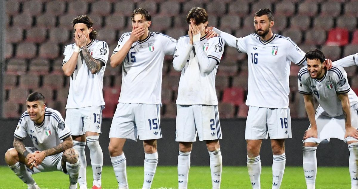 Ministro de Deportes de Italia pide renovación total de la Federación de Fútbol tras nuevo papelón