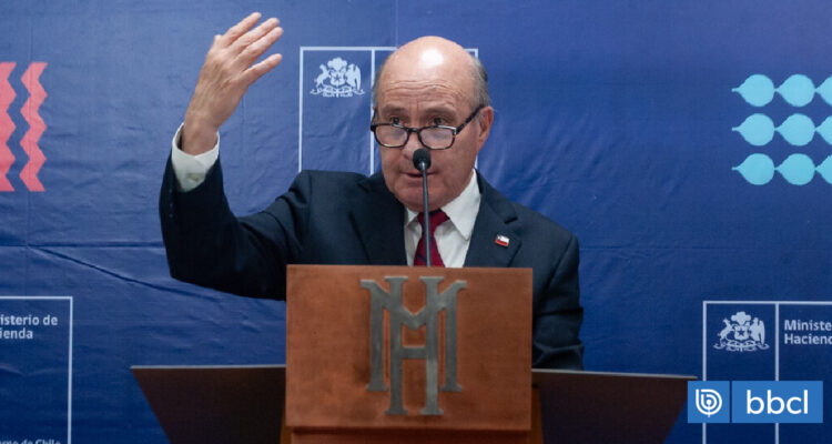 La frenética negociación de La Moneda para sacar adelante el proyecto más importante del gobierno