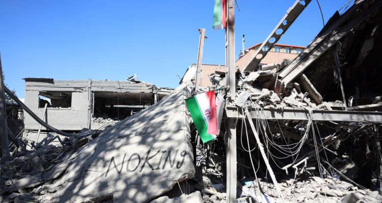 Más de treinta muertos dejan últimos ataques de Israel y EEUU contra Irán