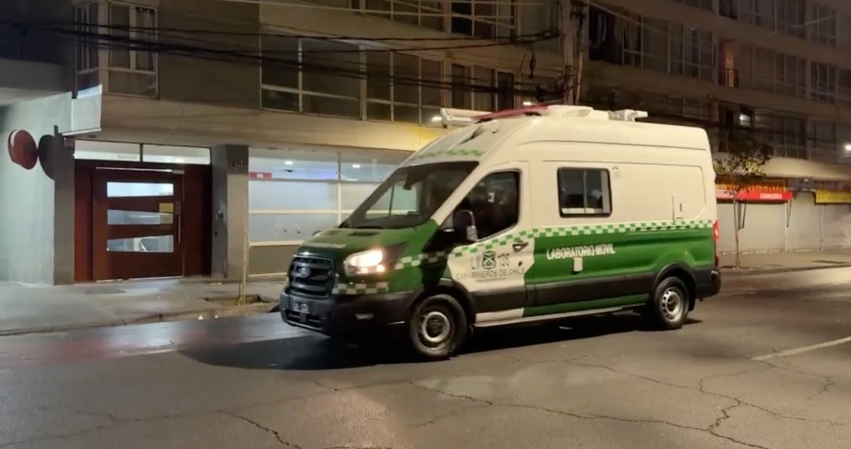 Mujer se encuentra prófuga tras asesinar a su pareja tras una discusión en Santiago