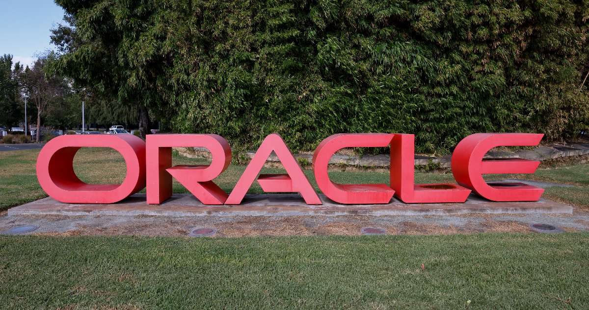 Oracle comenzó a despedir a miles de trabajadores a la vez que invierte millones en la IA