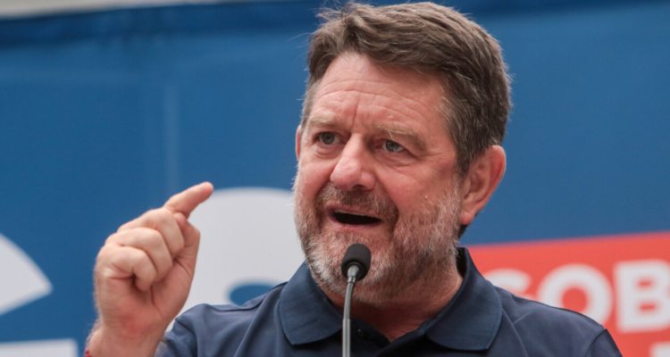 Orrego pide revertir decisión del Minvu de frenar tramo 3 de la ciclovía Nueva Alameda en Santiago