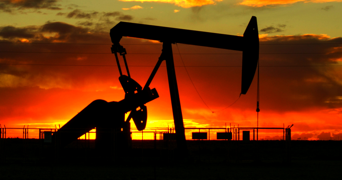 Petróleo de Texas (WTI) se desploma un 16% tras tregua entre EEUU e Irán y reapertura de Ormuz