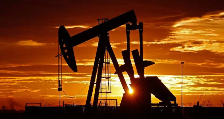 Barril de petróleo brent repunta en más de 7% y supera los 107 dólares tras discurso de Trump