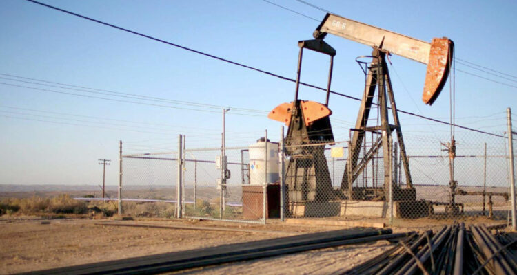 El petróleo WTI cae en primera reacción luego que Trump extendiera el ultimátum sobre Irán