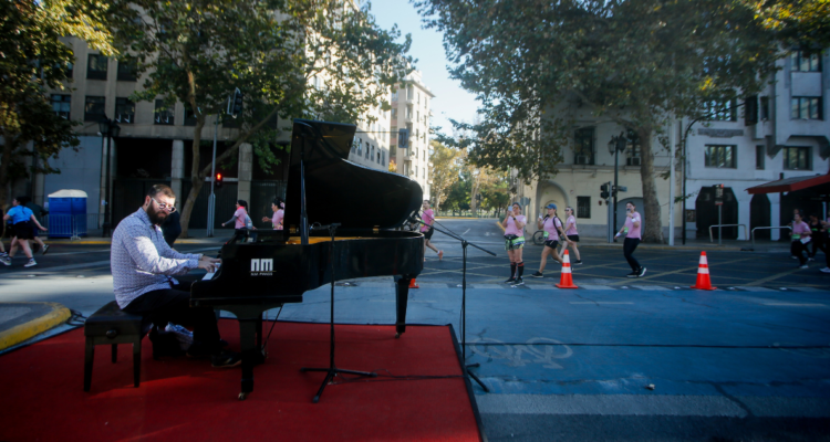 un piano en la Maratón de Santiago
