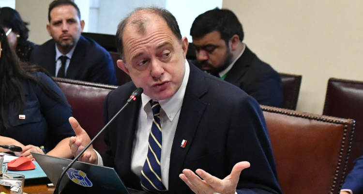 Poduje presiona por aprobación de Plan de Reconstrucción: “Se me acaba la plata el 30 de abril”