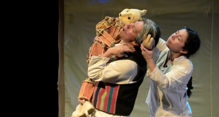 ¿Por qué el conejo tiene las orejas largas?, Cía. Periplos