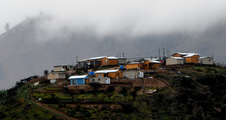 Viviendas precarias en un cerro