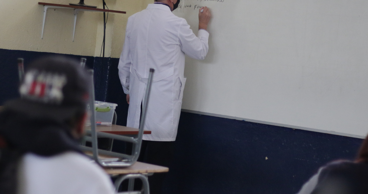 Asociación de Profesores de Talcahuano acusa pagos incompletos de sueldos: hasta $500 mil de descuento