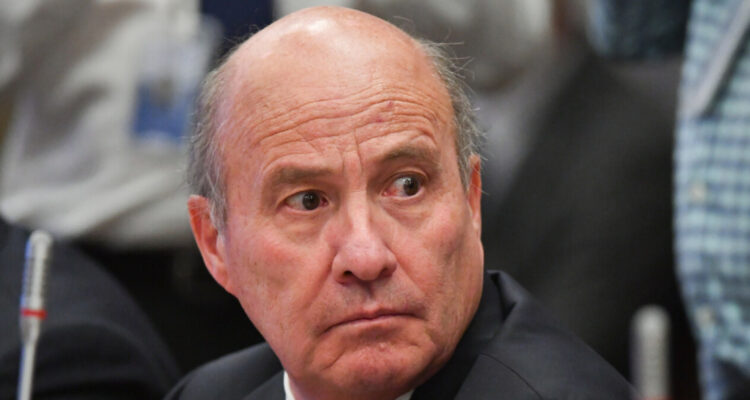 Quiroz defiende ajuste del “bencinazo” y afirma que buscan promover el uso de la locomoción colectiva