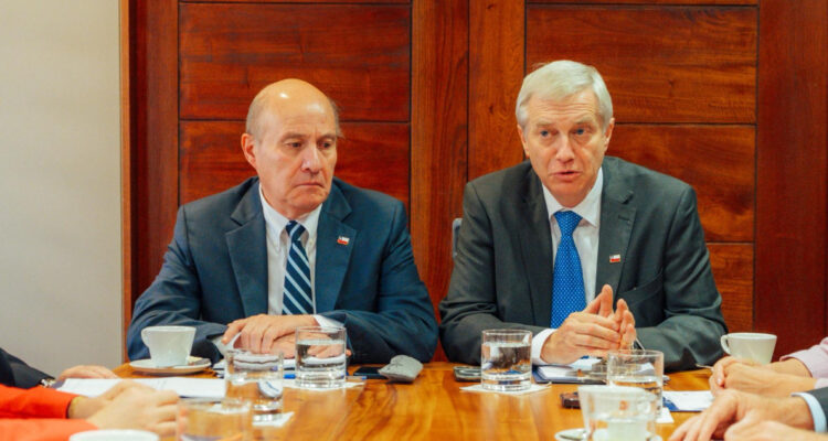 Gobierno admite preocupación por UF sobre $40 mil y confía que tregua en Medio Oriente alivie precios