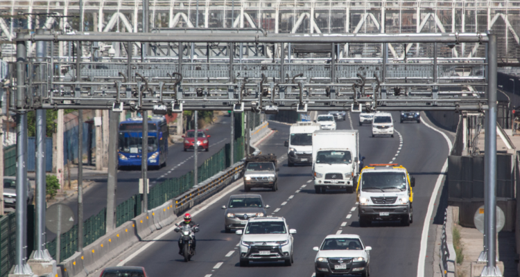 Foto de contexto de pórtico de autopista