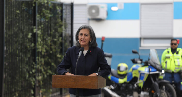 Ministra Chomali ratifica recorte del 3% en el Minsal en medio de advertencias de los gremios de Salud