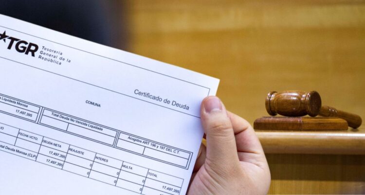 Tras anuncio de la TGR: ingresan primeros recursos de protección para frenar cobro a deudores del CAE