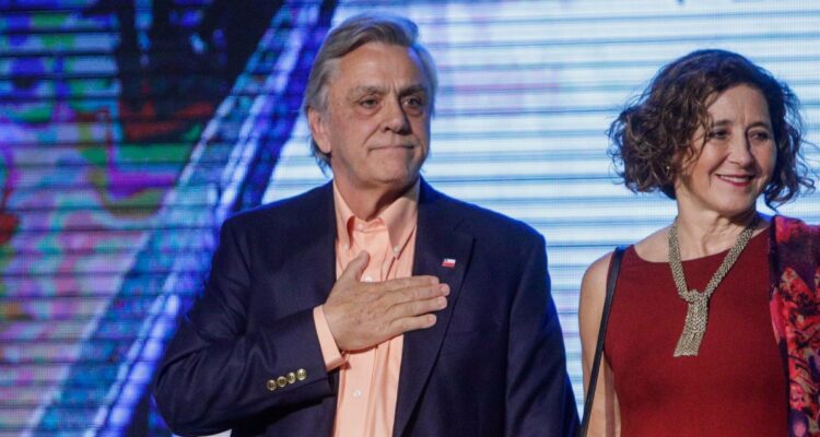 Retorno de Pablo Longueira tensiona próxima elección interna de la UDI