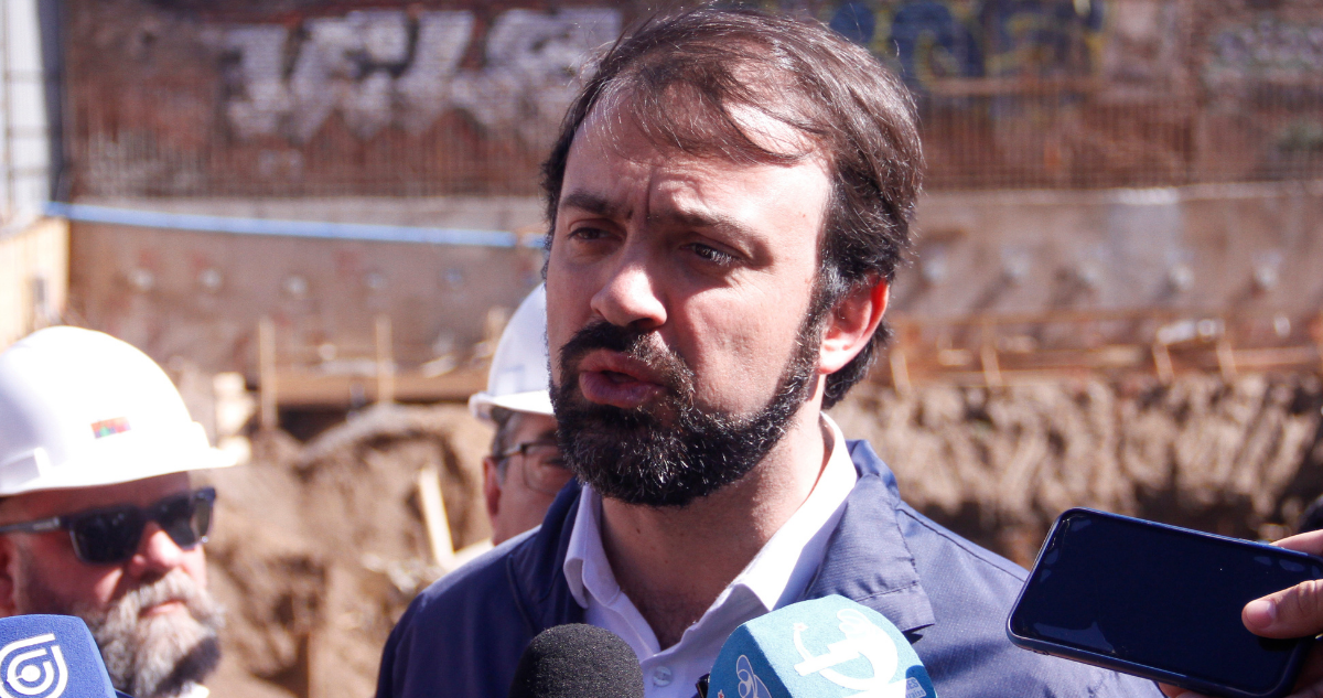 Retraso en auditoría a gestión de Jorge Sharp genera tensión en Valparaíso: hay $18 mil millones sin rendir
