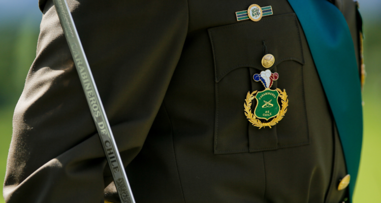 Revelan que uno de cada cinco carabineros estaría con licencia médica: 80% es por salud mental