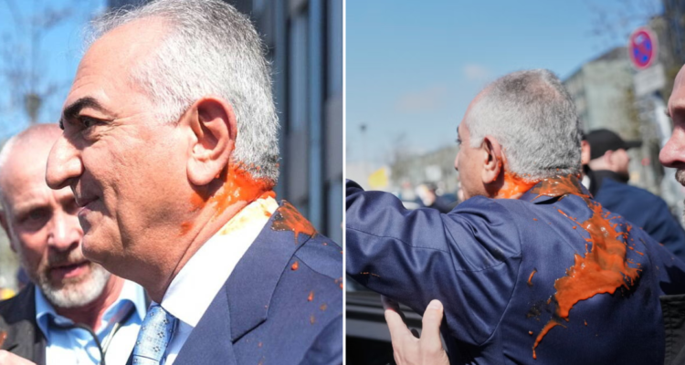 Atacan con líquido al heredero Reza Pahlavi