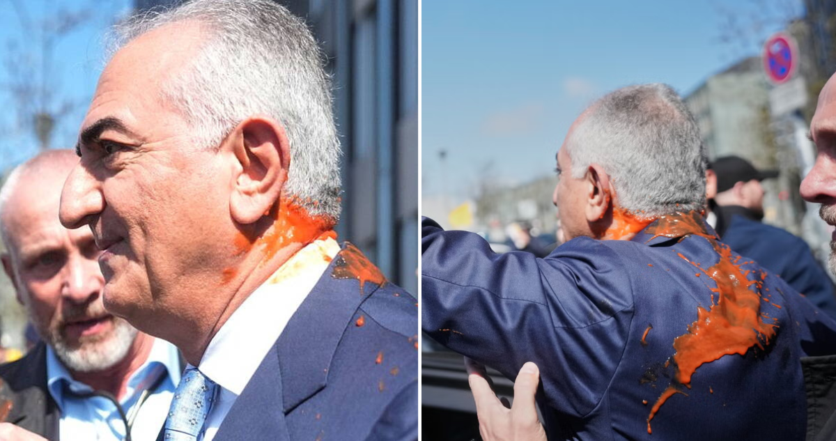 Atacan con líquido al heredero Reza Pahlavi