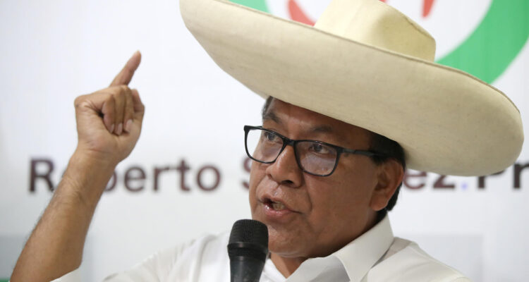 El candidato a la Presidencia de Perú por el partido Juntos por el Perú, Roberto Sánchez