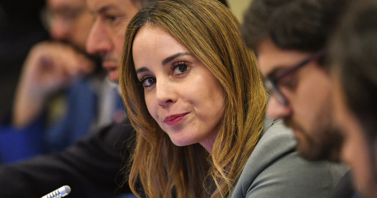 Sedini llega al Congreso tras ausencia previa para exponer plan del Gobierno ante crisis de TVN