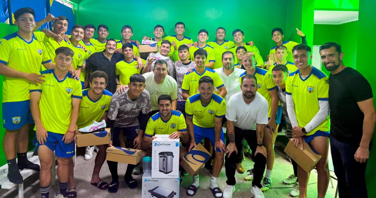 Sifup al rescate de Trasandino: sindicato entregó zapatos de fútbol a plantel afectado por robo