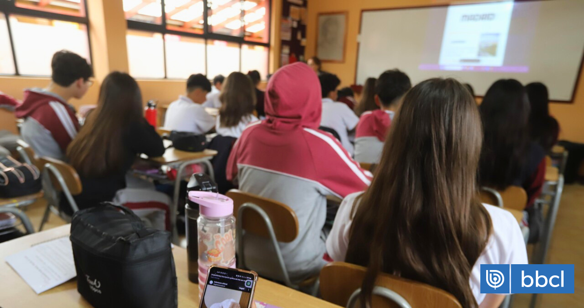 Revisión de mochilas y caras descubiertas: las medidas del Gobierno para frenar violencia en colegios
