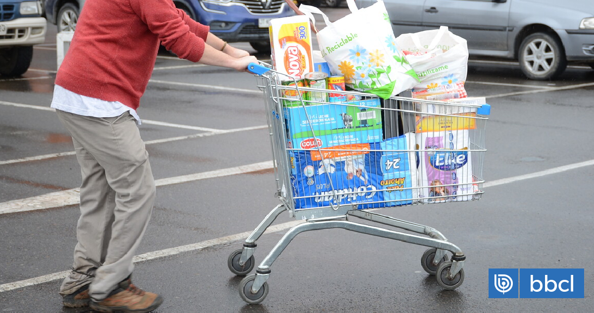 Tras el alza en las bencinas: Supermercados anuncian que congelarán precios de productos básicos