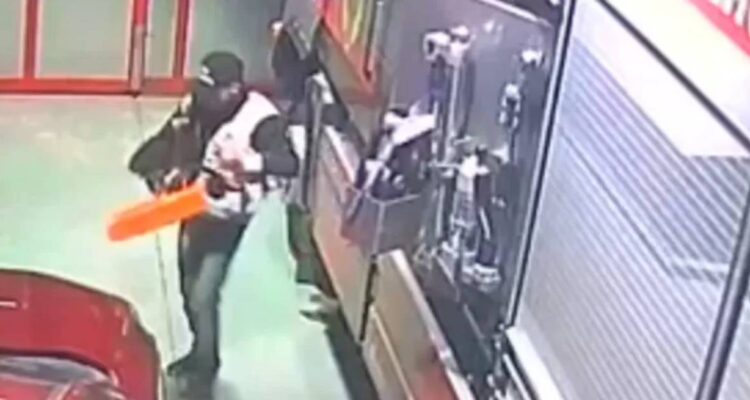 Sujeto en prisión preventiva por presunto robo a Bomberos de Lota buscará arresto domiciliario