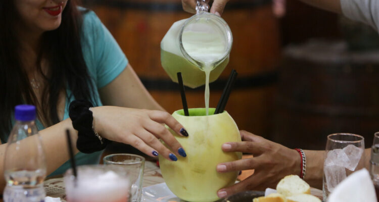 Taste Atlas elige al melón con vino como el segundo mejor coctel con vino del mundo