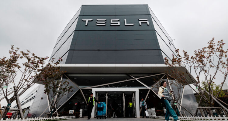 Buena noticia para Elon Musk: Tesla sorprende al mercado con sus utilidades ante alza de demanda